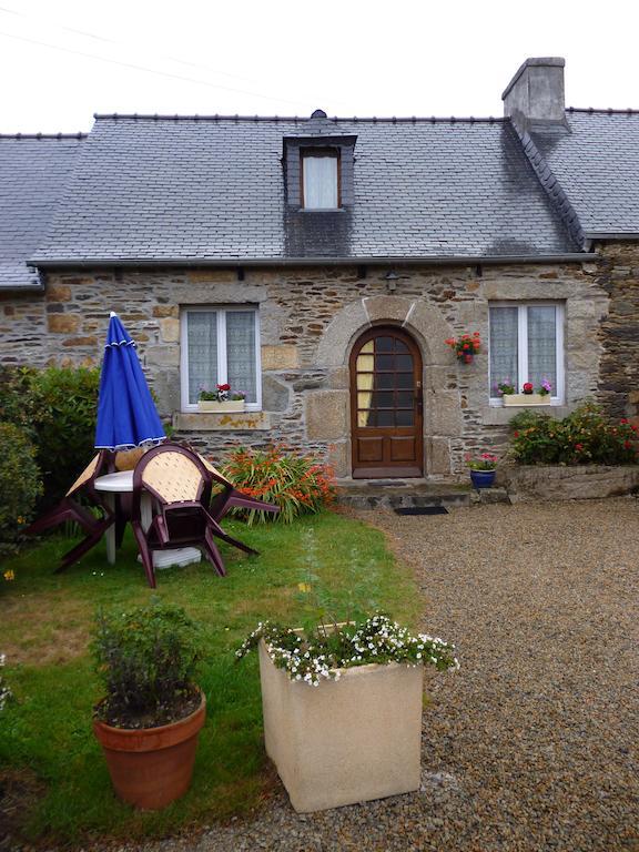 Les Gites De Kerroyal Garlan Номер фото