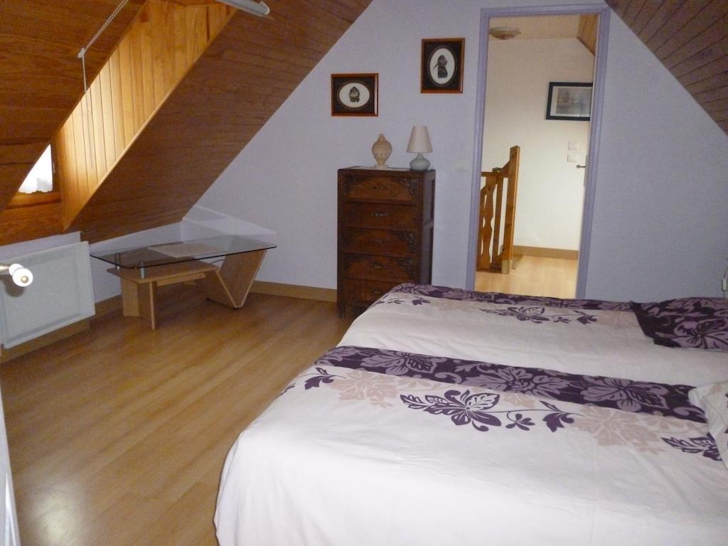Les Gites De Kerroyal Garlan Экстерьер фото